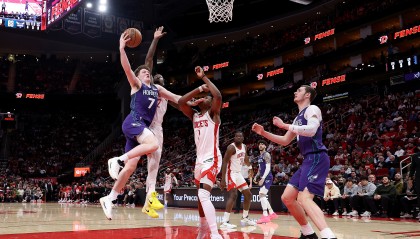 华体会APP-克努佩尔24+4杜兰特31+5 黄蜂战胜火箭豪取八连胜