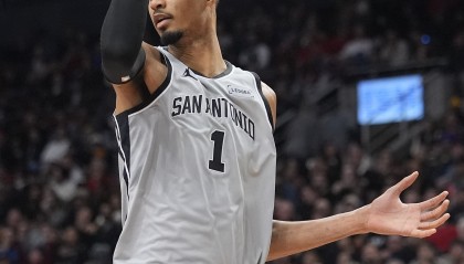 华体会体育-文班自全明星后送出32次帽 联盟断档领先 比第二名怀特多17次